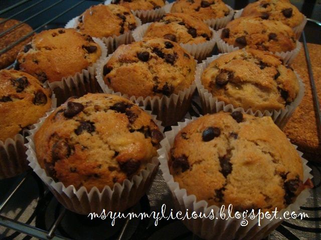 Banana Chocolate Chips Muffin - Yummy~licious + Baby~licious